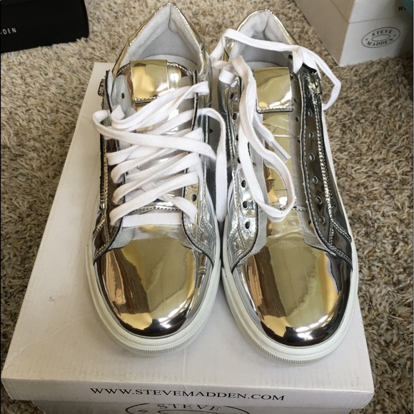 Steve Madden Shoes - Steve Madden silver sneakers
